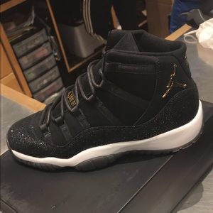 AIR JORDAN 11 RETRO